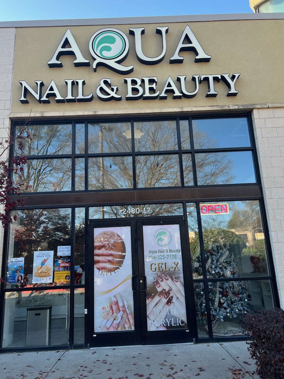 Aqua Nail & Beauty nail photo 3